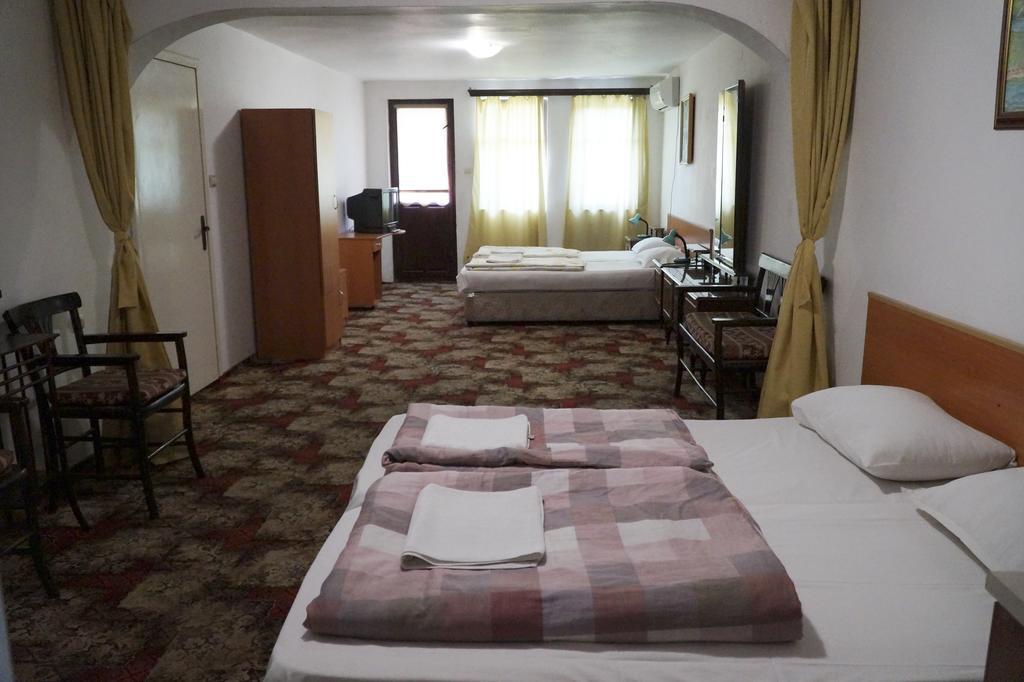 Guestrooms Ross Veliko Tarnovo Ngoại thất bức ảnh